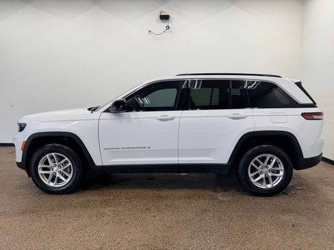 Used 2025 Jeep Grand Cherokee Laredo X AWD/4WD image 2