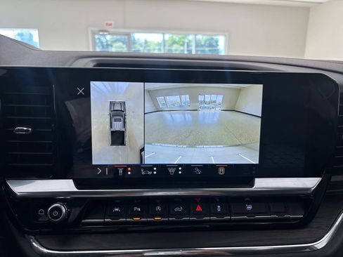 Used 2024 GMC Sierra 1500 SLT w/ SLT Convenience Package image 39