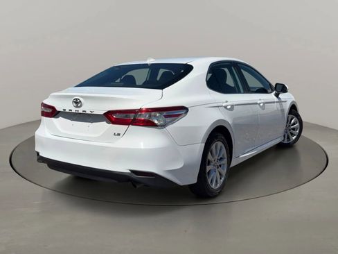 Used 2020 Toyota Camry LE image 5