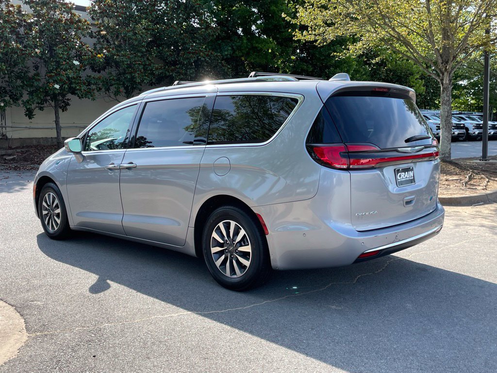 Used 2021 Chrysler Pacifica Touring-L FWD image 5