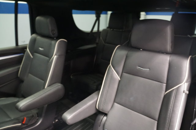 Used 2026 Cadillac Escalade ESV Luxury w/ LPO, Floor Liner Package AWD/4WD image 25