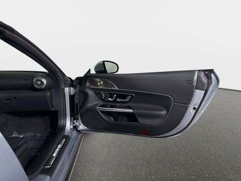 Used 2022 Mercedes-Benz SL 55 AMG 4MATIC image 23