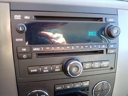 Used 2014 GMC Yukon XL SLT w/ SLT-2 Equipment Package image 23