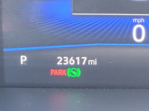 Used 2022 Volkswagen Tiguan SE image 20