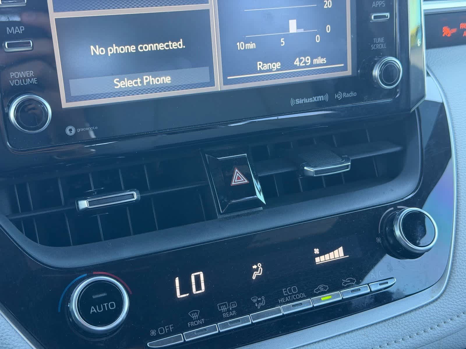 Used 2019 Toyota Corolla SE w/ SE Option Package FWD image 17