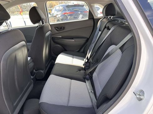 Used 2023 Hyundai Kona SE AWD/4WD image 12