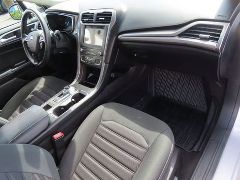 Used 2019 Ford Fusion SE AWD/4WD image 40