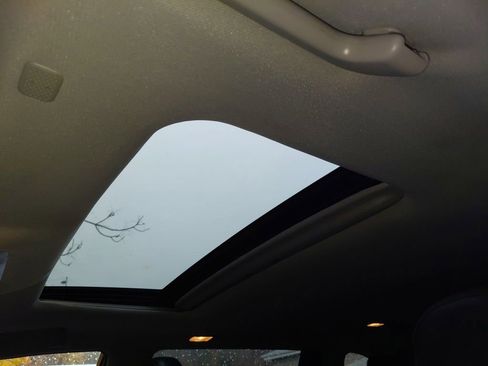 Used 2019 Toyota Highlander XLE image 28