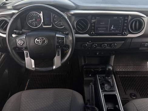 Used 2020 Toyota Tacoma SR5 AWD/4WD image 14