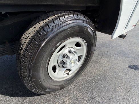 Used 2021 Chevrolet Express 3500 w/ Power Convenience Package image 15