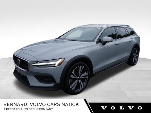 Certified 2024 Volvo V60 B5 Cross Country Plus w/ Protection Package Premier AWD/4WD image 1