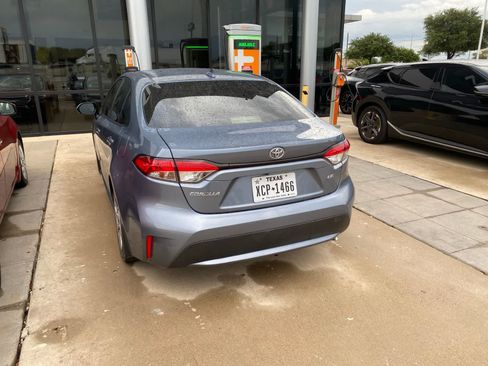 Used 2021 Toyota Corolla LE FWD image 4