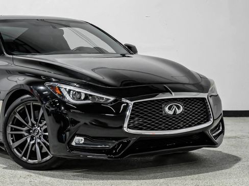 Used 2017 INFINITI Q60 Red Sport 400 RWD image 15