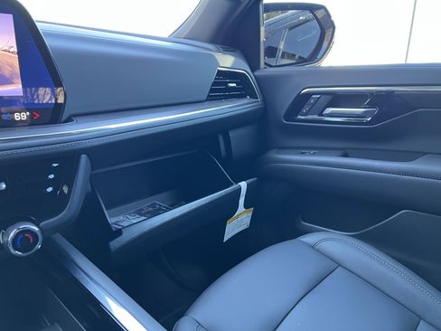 New 2026 Chevrolet Suburban LT w/ Comfort Package image 30