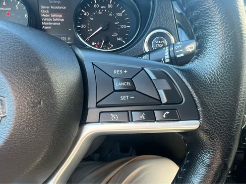 Used 2022 Nissan Rogue Sport SV image 23