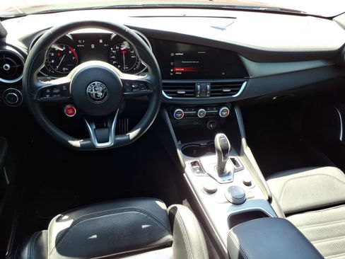 Used 2023 Alfa Romeo Giulia Veloce RWD image 21