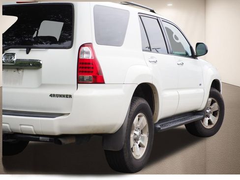 Used 2007 Toyota 4Runner SR5 RWD image 6