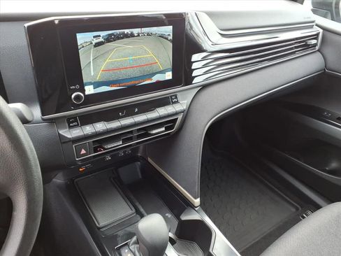 Used 2025 Toyota Camry LE image 19