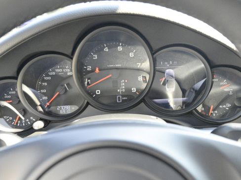 Used 2016 Porsche 911 Carrera 4 image 22