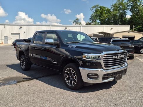 Used 2025 RAM 1500 Laramie w/ Bed Utility Group AWD/4WD image 3