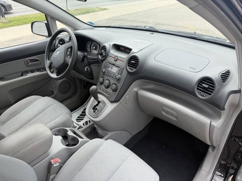 Used 2007 Kia Rondo LX w/ Convenience Pkg FWD image 6
