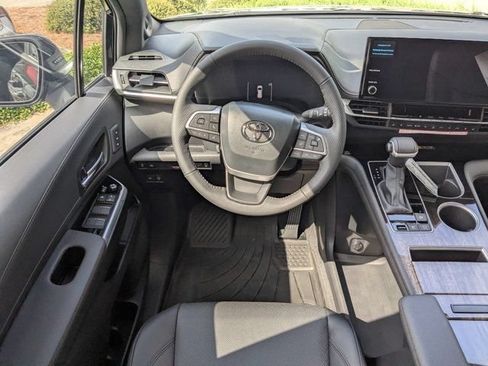 New 2026 Toyota Sienna Limited FWD image 15