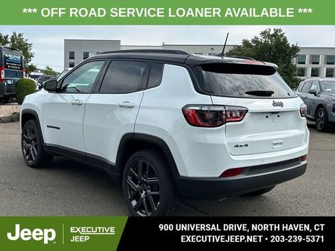 Used 2025 Jeep Compass Limited w/ Sun & Sound Group AWD/4WD image 4
