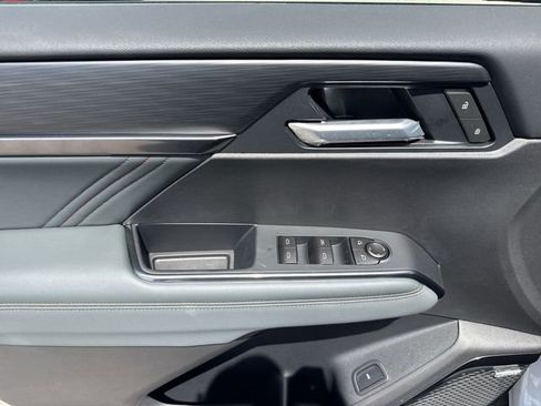 New 2026 GMC Acadia AT4 w/ Luxury Package AWD/4WD image 13