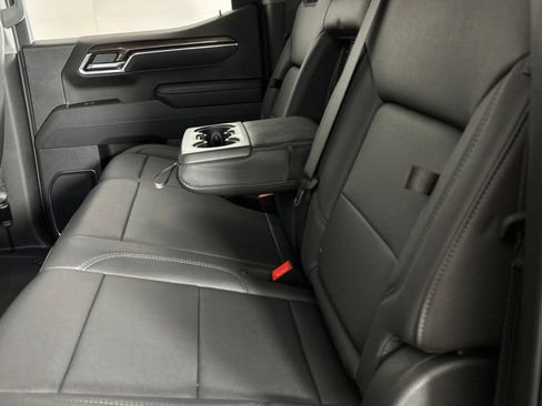 Used 2026 Chevrolet Silverado 1500 LT Trail Boss w/ LT Trail Boss Premium Package AWD/4WD image 18