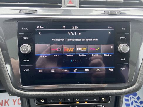 Used 2021 Volkswagen Tiguan SE R-Line image 30