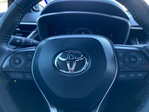 Used 2025 Toyota Corolla Cross AWD Hybrid image 19