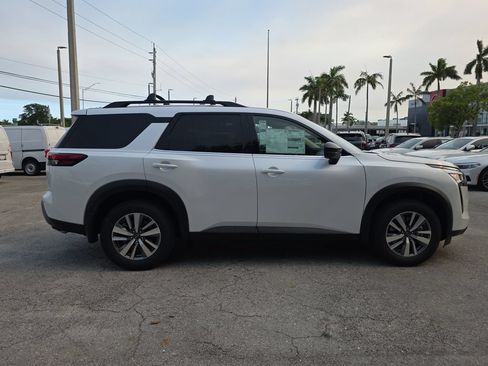 New 2026 Nissan Pathfinder SL FWD image 8