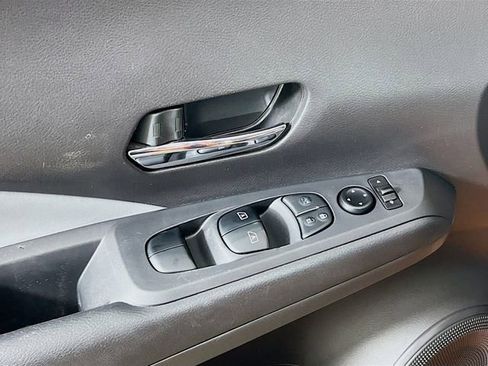 Used 2024 Nissan Kicks SR w/ SR Premium Package image 9