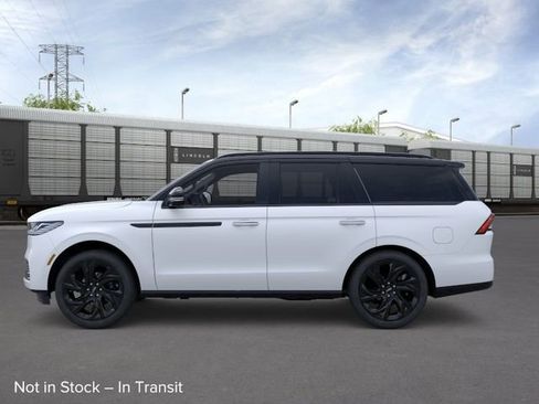 New 2026 Lincoln Navigator Black Label AWD/4WD image 4