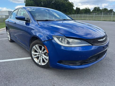 Used 2015 Chrysler 200 Limited FWD image 2