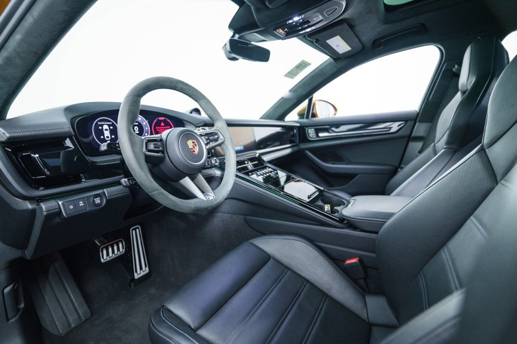 Certified 2025 Porsche Panamera GTS AWD/4WD image 4