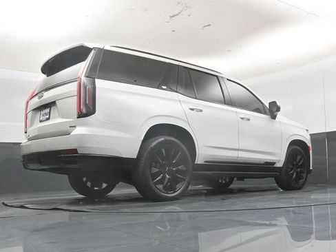 Used 2021 Cadillac Escalade Sport w/ LPO, Illumination Package AWD/4WD image 51