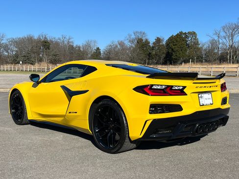 Used 2025 Chevrolet Corvette Z06 image 4