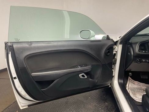 Used 2018 Dodge Challenger SXT w/ Driver Convenience Group image 10