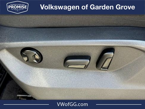 Certified 2022 Volkswagen Atlas Cross Sport SE AWD/4WD image 15
