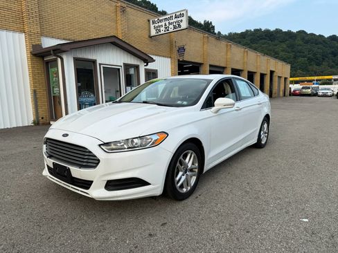 Used 2016 Ford Fusion SE FWD image 1