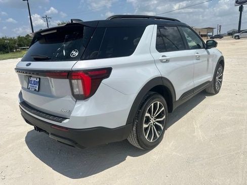 New 2026 Ford Explorer ST-Line AWD/4WD image 5
