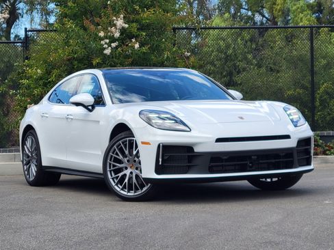 New 2026 Porsche Panamera RWD image 9