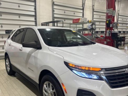 Used 2023 Chevrolet Equinox LS w/ LS Convenience Package image 48