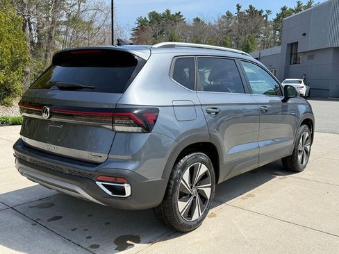 New 2026 Volkswagen Taos SE AWD/4WD image 11