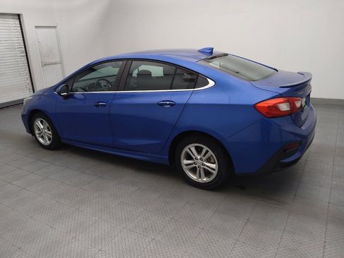 Used 2017 Chevrolet Cruze LT w/ Convenience Package FWD image 3
