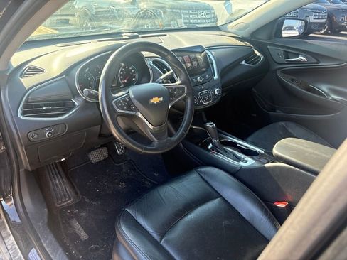 Used 2016 Chevrolet Malibu Premier w/ Driver Confidence Package FWD image 9