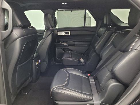 Used 2020 Ford Explorer ST w/ Premium Technology Package image 18