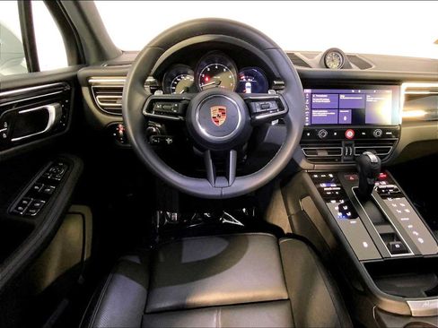 Certified 2026 Porsche Macan AWD/4WD image 13