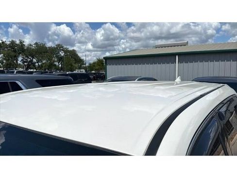 Used 2019 Toyota Highlander Plus AWD/4WD image 7